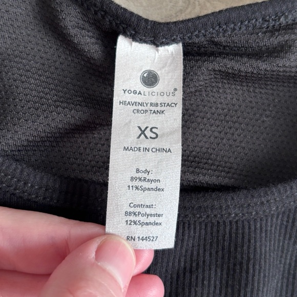 Yogalicious Heavenly Rib Stacy Crop Tank Top Black XS - Picture 2 of 4